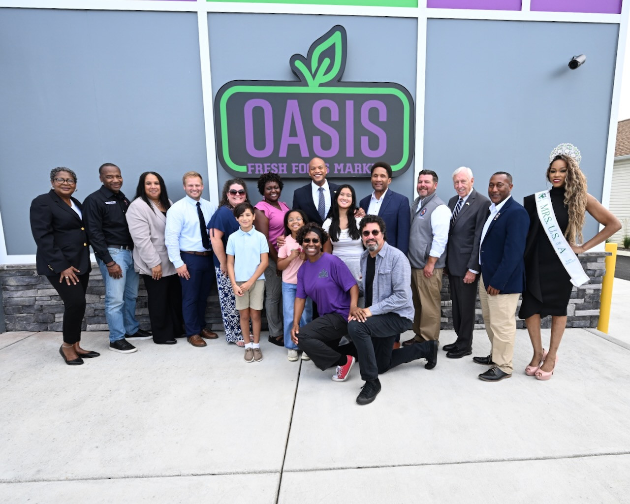 Maryland Governor Wes Moore visits Oasis Fresh Food Market