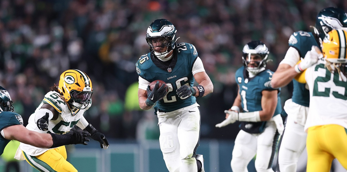 Philadelphia Eagles running back Saquon Barkley runs with the ball.