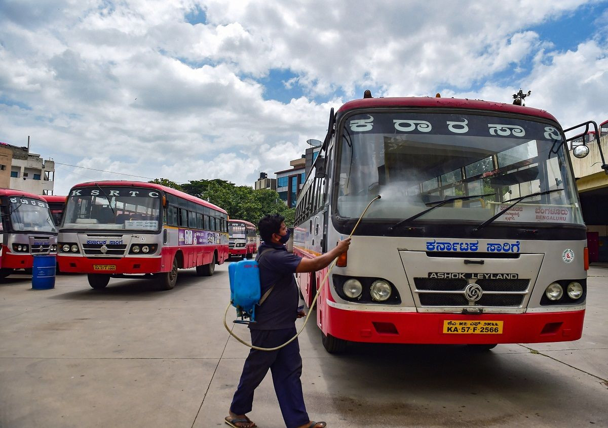 BMTC buses are running today in Bangalore 2021: Commuters inside a Bangalore Metropolitan Transport Corporation bus as public transport resumes operations in June 2021 after COVID-19 lockdown relaxations.