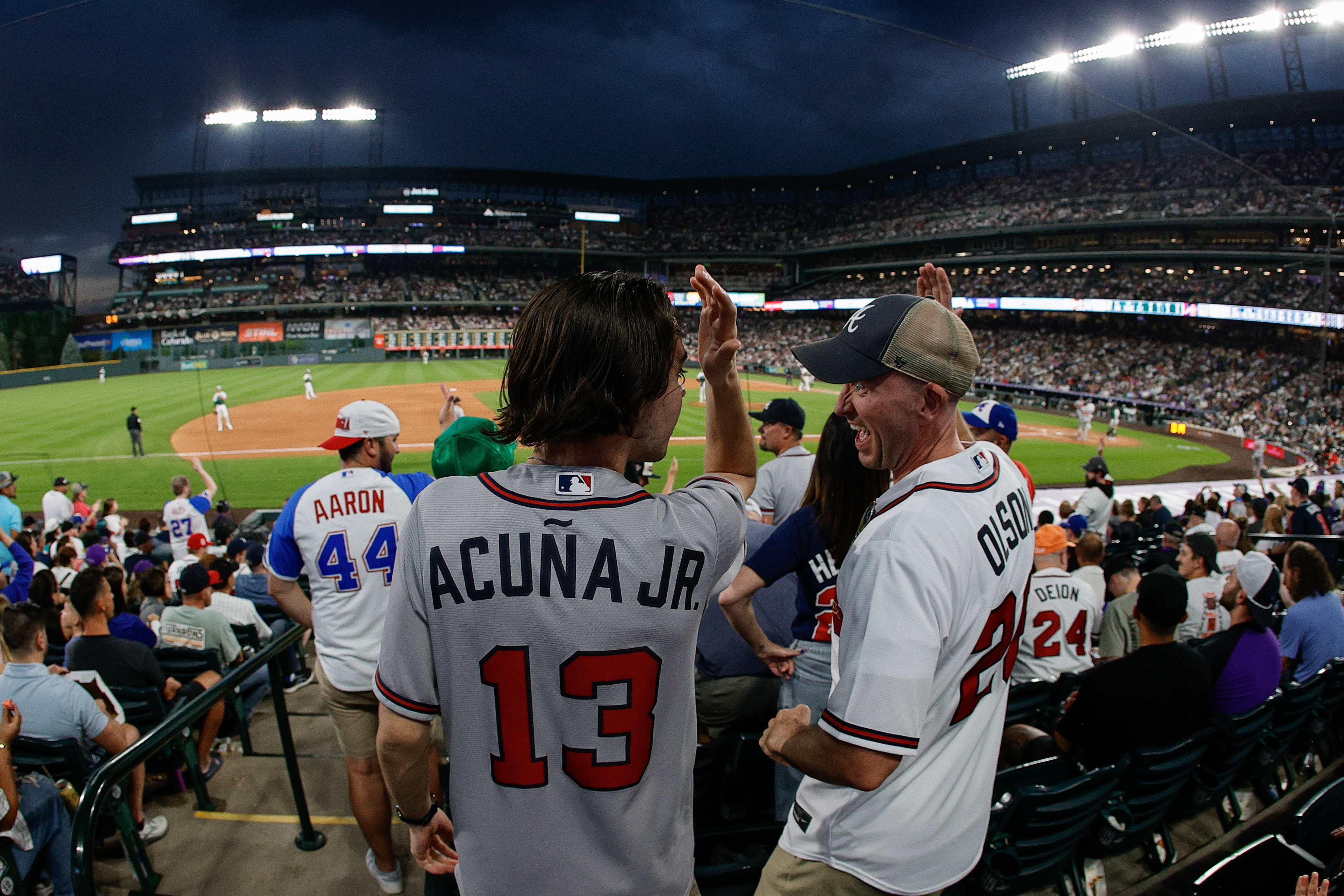 Atlanta Braves player Marcell Ozuna batting